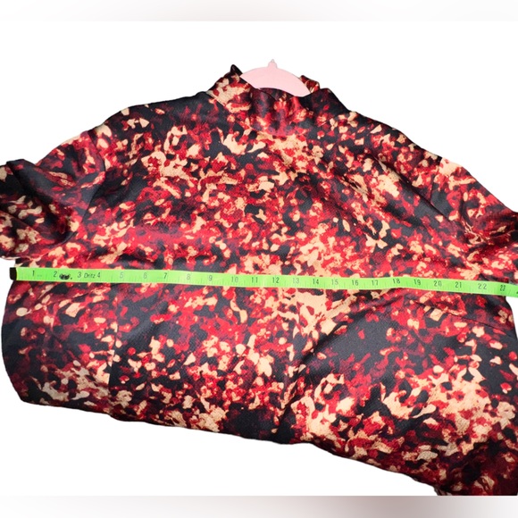 Prologue pull over blouse w/ tie in back of neck, eyelet hook clasp, beautiful - Picture 11 of 13